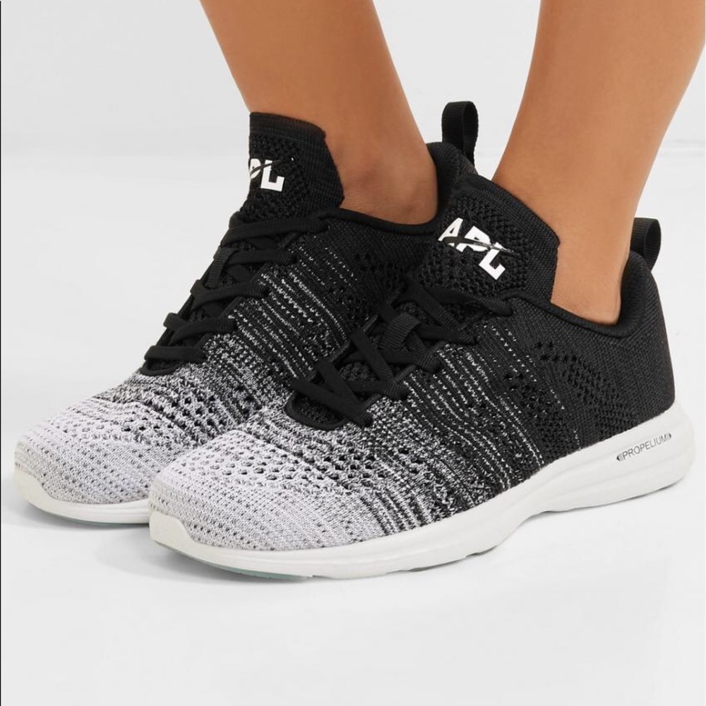 APL tech loom pro knit low top sneaker